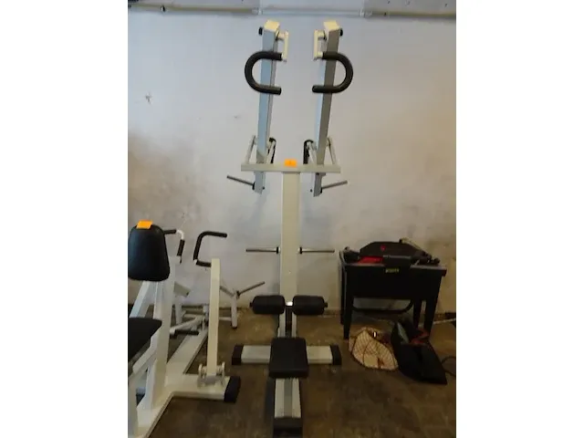 6 diverse fitnesstoestellen - afbeelding 10 van  17