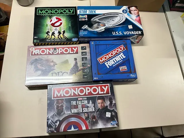 6 diverse gezelschapspellen monopoly - afbeelding 1 van  11