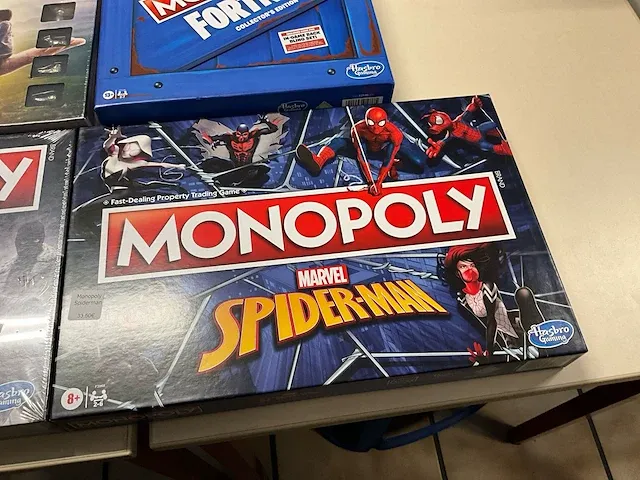 6 diverse gezelschapspellen monopoly - afbeelding 8 van  11