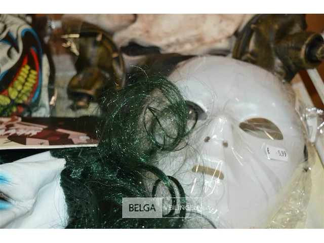 6 diverse halloween maskers - afbeelding 5 van  6