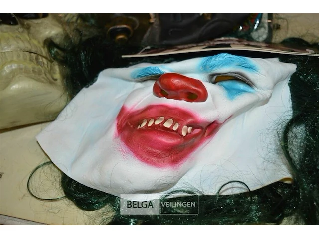 6 diverse halloween maskers - afbeelding 6 van  6