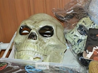 6 diverse halloween maskers - afbeelding 3 van  5