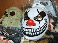 6 diverse halloween maskers - afbeelding 5 van  5