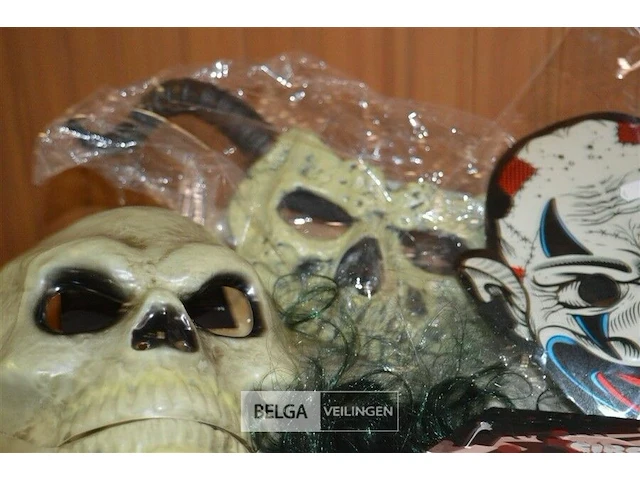 6 diverse halloween maskers - afbeelding 3 van  6