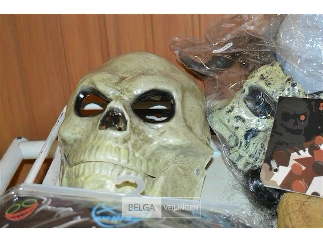 6 diverse halloween maskers - afbeelding 3 van  5