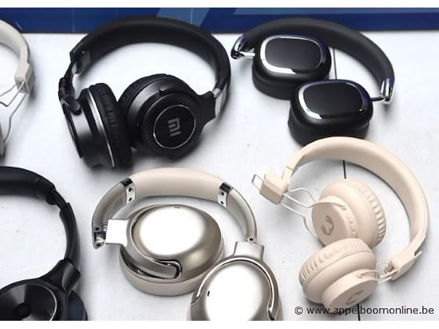 6 diverse hoofdtelefoons - afbeelding 3 van  3