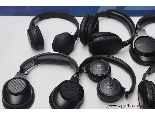 6 diverse hoofdtelefoons - afbeelding 3 van  3