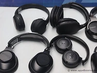 6 diverse hoofdtelefoons - afbeelding 3 van  3