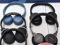 6 diverse hoofdtelefoons - afbeelding 2 van  3
