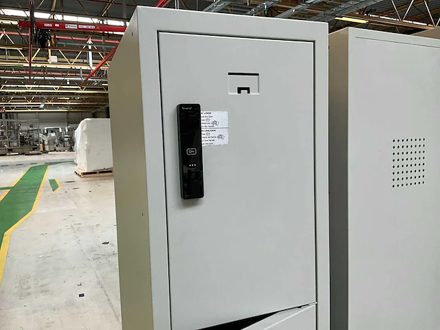 6 diverse lockerkasten en dossierkasten - afbeelding 6 van  16