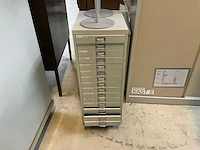 6 diverse lockerkasten en dossierkasten - afbeelding 7 van  16