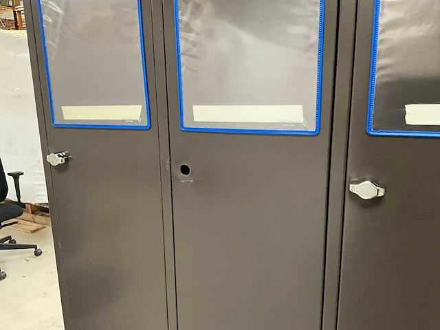 6 diverse lockerkasten en dossierkasten - afbeelding 10 van  16