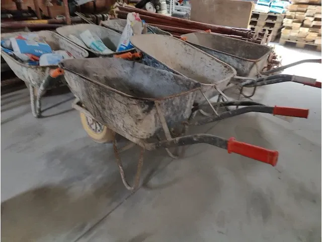 6 diverse metalen kruiwagens - afbeelding 3 van  4