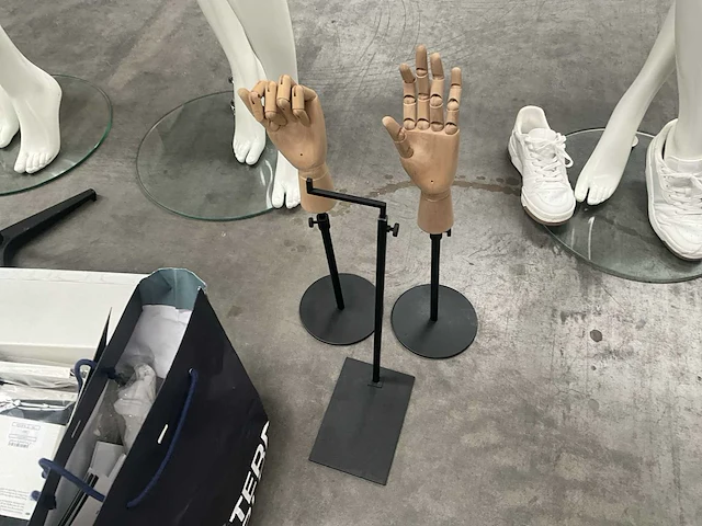 6 diverse paspoppen hans boodt. + diverse accessoires - afbeelding 14 van  14