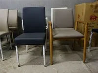 6 diverse stoelen unic design - afbeelding 5 van  8