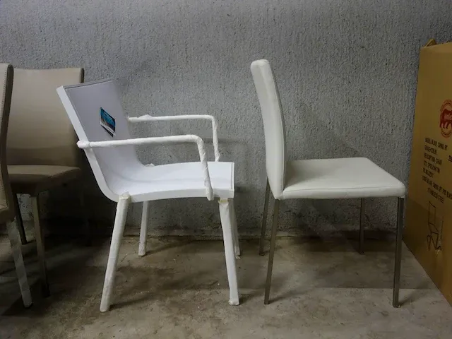 6 diverse stoelen unic design - afbeelding 8 van  8
