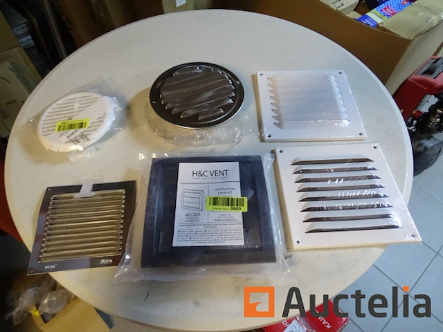 6 diverse ventilatieroosters - afbeelding 1 van  9