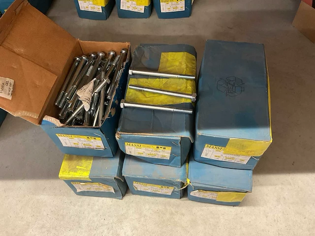 6 dozen bouten m8 x 100 - afbeelding 1 van  4