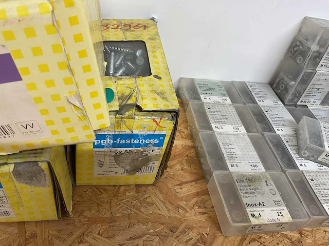 6 dozen diverse bouten - afbeelding 5 van  5