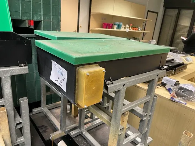6 fiad voederautomaten met loopband voor vissen - afbeelding 1 van  3