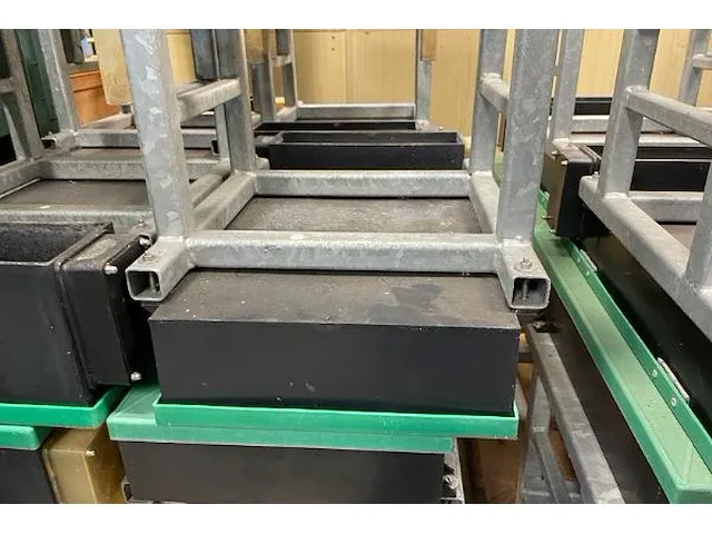 6 fiad voederautomaten met loopband voor vissen - afbeelding 2 van  3