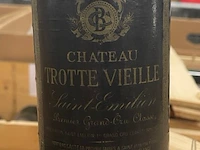 6 flessen château trotte vieille st emilion, 1982 - afbeelding 1 van  2
