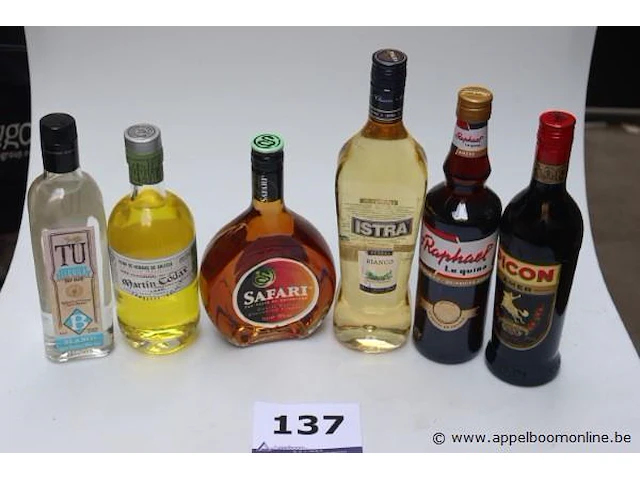 6 flessen sterke drank - afbeelding 1 van  3