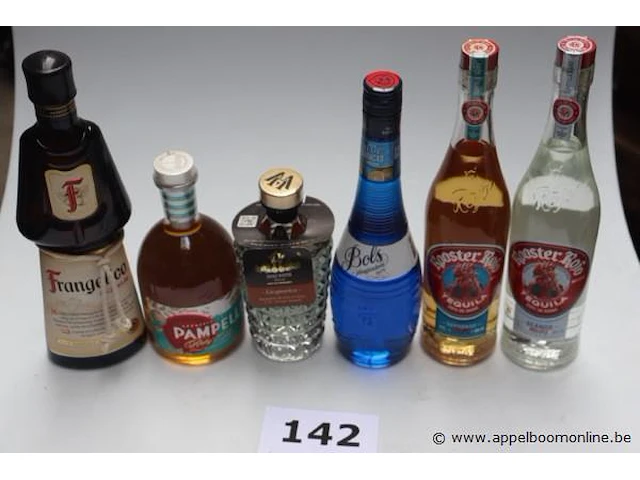 6 flessen sterke drank - afbeelding 1 van  2