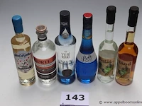 6 flessen sterke drank - afbeelding 1 van  3