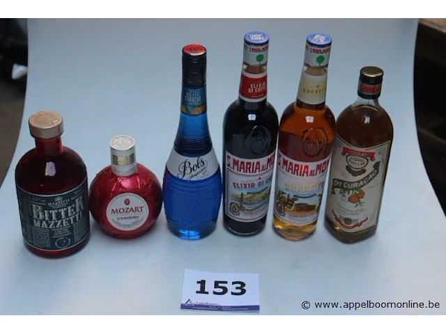 6 flessen sterke drank - afbeelding 1 van  3