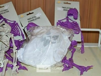 6 halloween geraamte en 1 spook - afbeelding 2 van  4