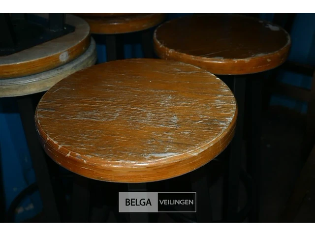 6 houten barkrukken - afbeelding 3 van  6
