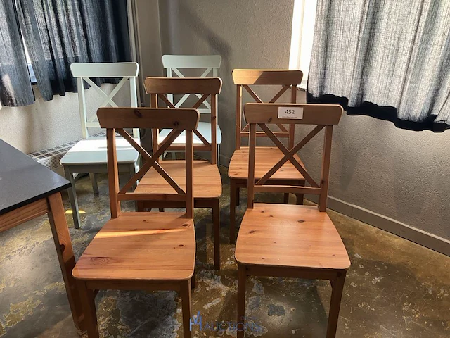 6 houten stoelen - afbeelding 1 van  3