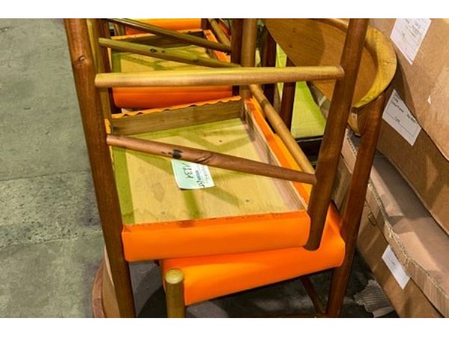 6 houten stoelen - afbeelding 2 van  6