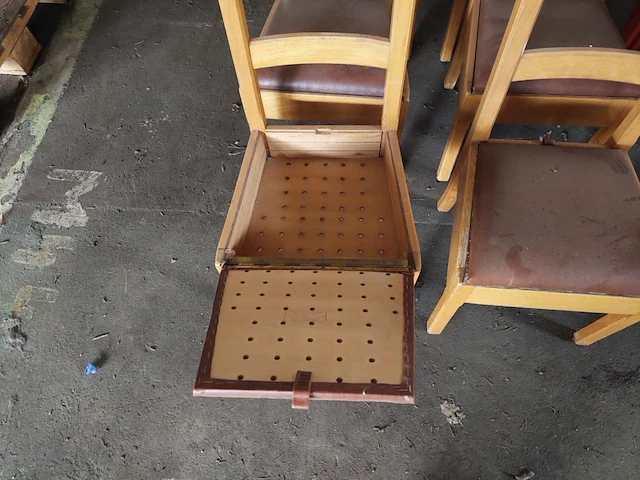 6 kerkstoelen - afbeelding 4 van  7