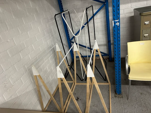 6 kledingrekken - afbeelding 1 van  4