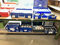 6 koffers met inhoud - afbeelding 1 van  5