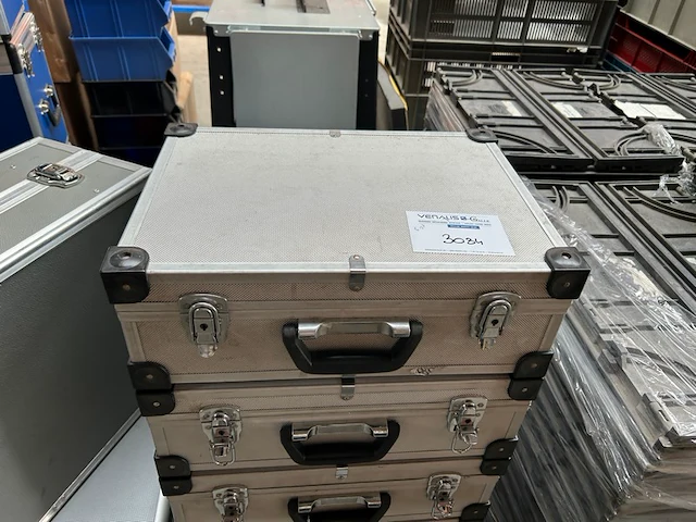 6 koffers - afbeelding 1 van  5