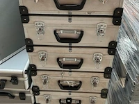 6 koffers - afbeelding 2 van  5