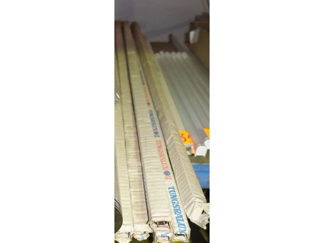 6 lampen (daglicht - 120cm) - afbeelding 1 van  1