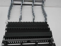 6 metalen 10 kunststoffen 19" kabelgeleiders - afbeelding 1 van  1