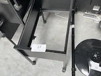 6 metalen dossierrekjes op wieltjes - afbeelding 2 van  3