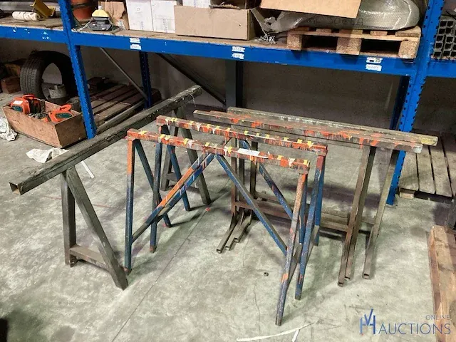 6 metalen schragen. - afbeelding 2 van  2
