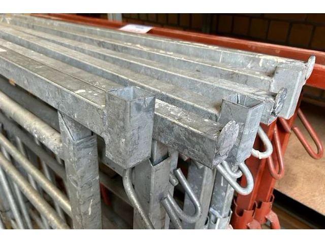 6 metalen schragen - afbeelding 2 van  4