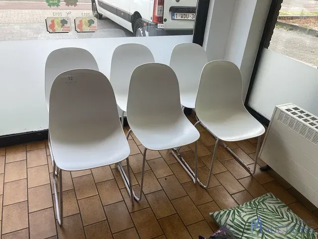 6 metalen stoelen - afbeelding 1 van  2