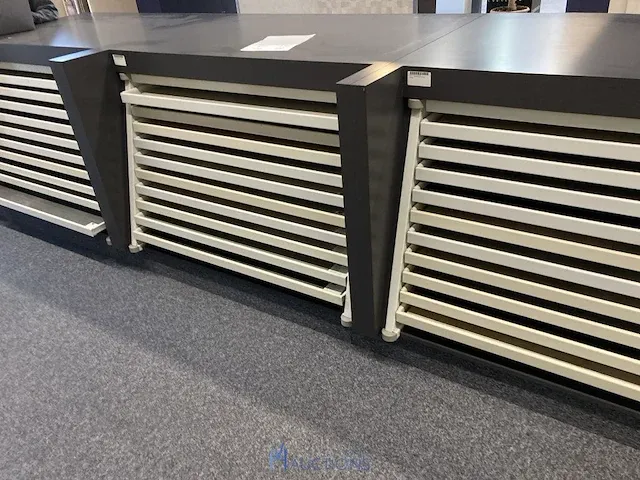 6 metalen tegeldisplays - afbeelding 3 van  5