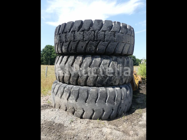 6 michelin bouwmachines banden 36,00 r 51 - afbeelding 2 van  9