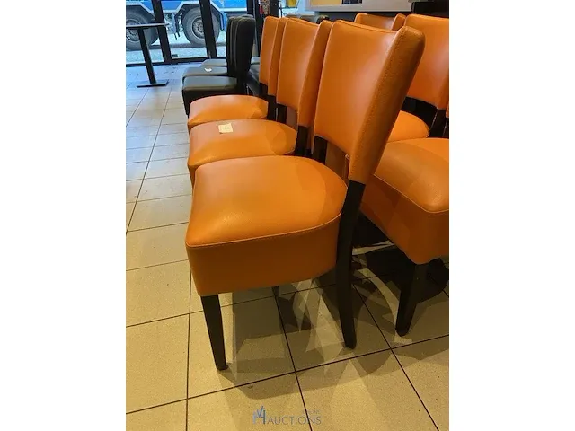 6 oranje bijzetstoelen - afbeelding 3 van  4