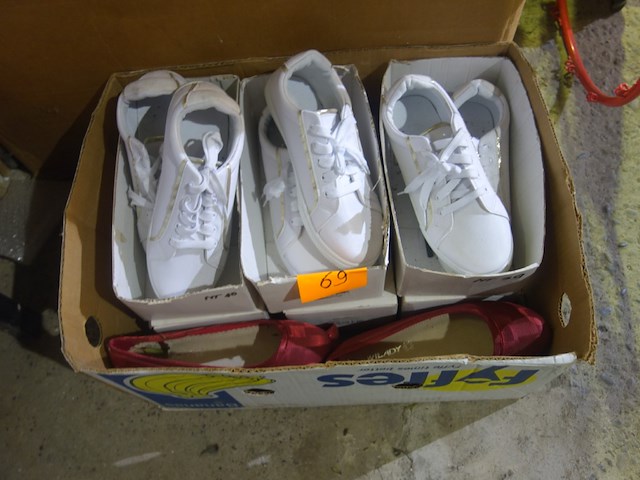 6 paar sportschoenen maat 39/40 - afbeelding 1 van  1