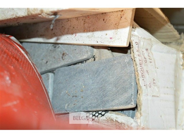 6 pakken grijze tegeltjes 30x35x1 cm - afbeelding 2 van  3